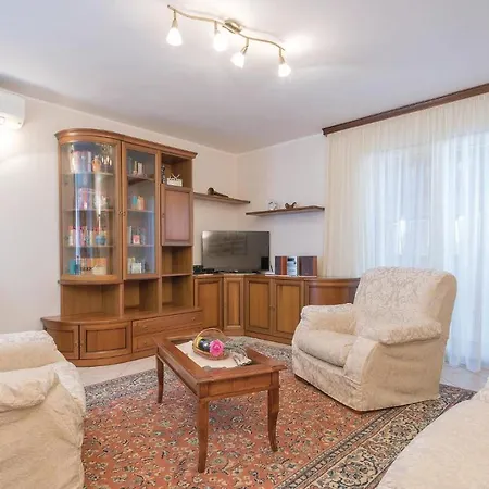 Lovely In With Wifi Apartamento
