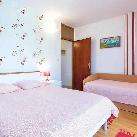 Lovely In With Wifi Apartamento Valbandon